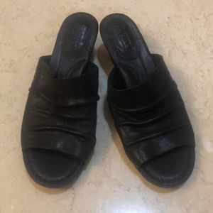 Born Lemhi Mule Leather Sandal